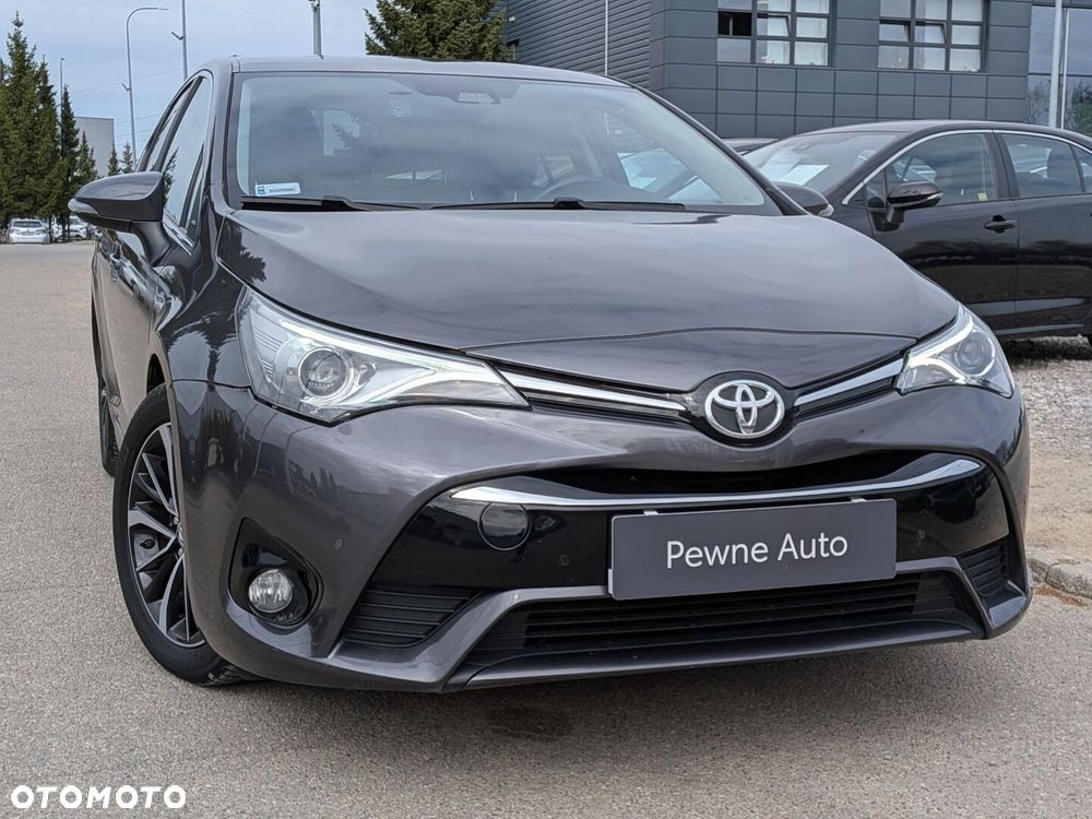 Toyota Avensis 2.0 D-4D Premium - 12