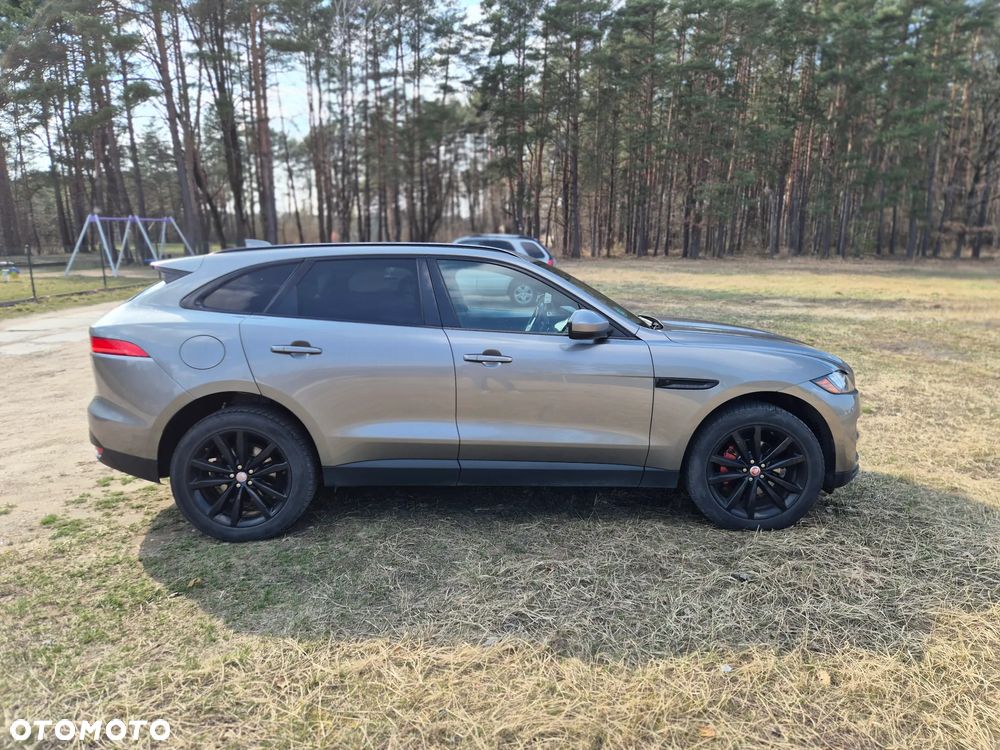 Jaguar F-Pace 25t AWD Prestige - 3