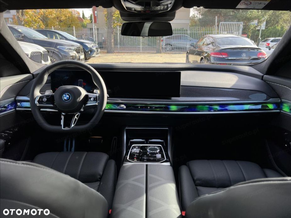 BMW Seria 7 - 8
