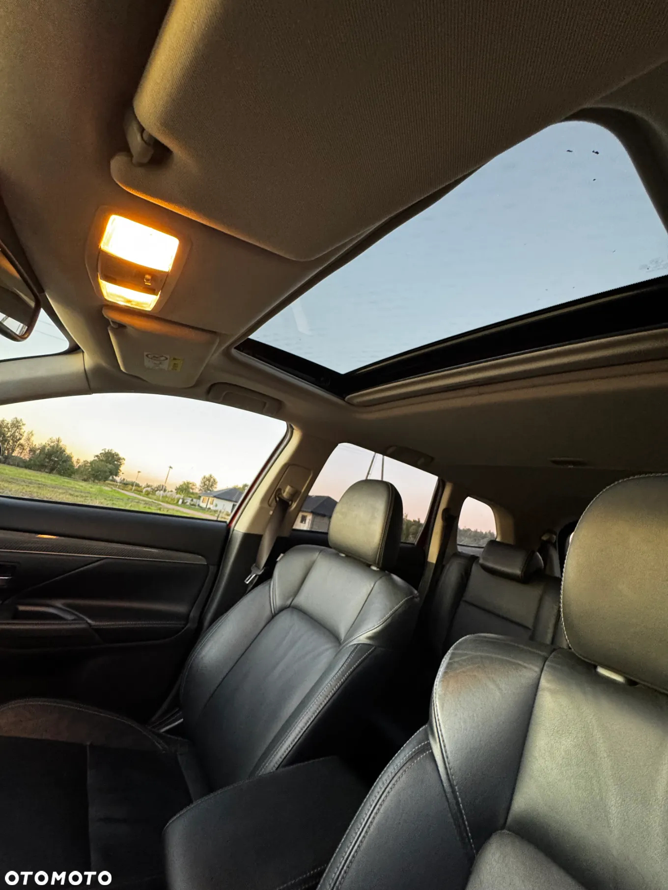 Mitsubishi Outlander 2.0 Instyle + 4WD CVT - 17