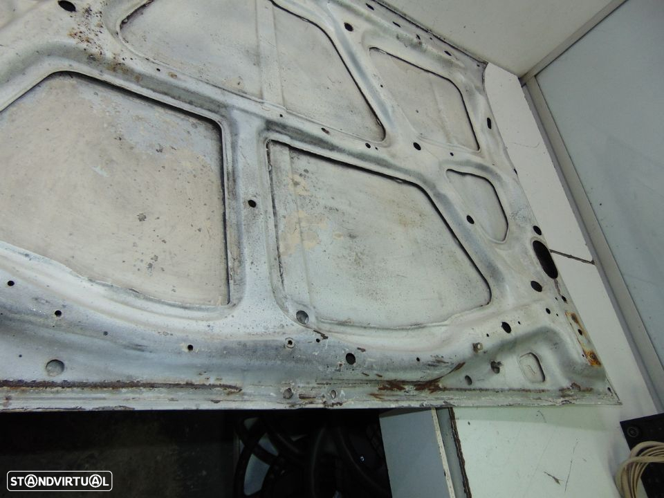 Nissan 720 pick up capot - 8