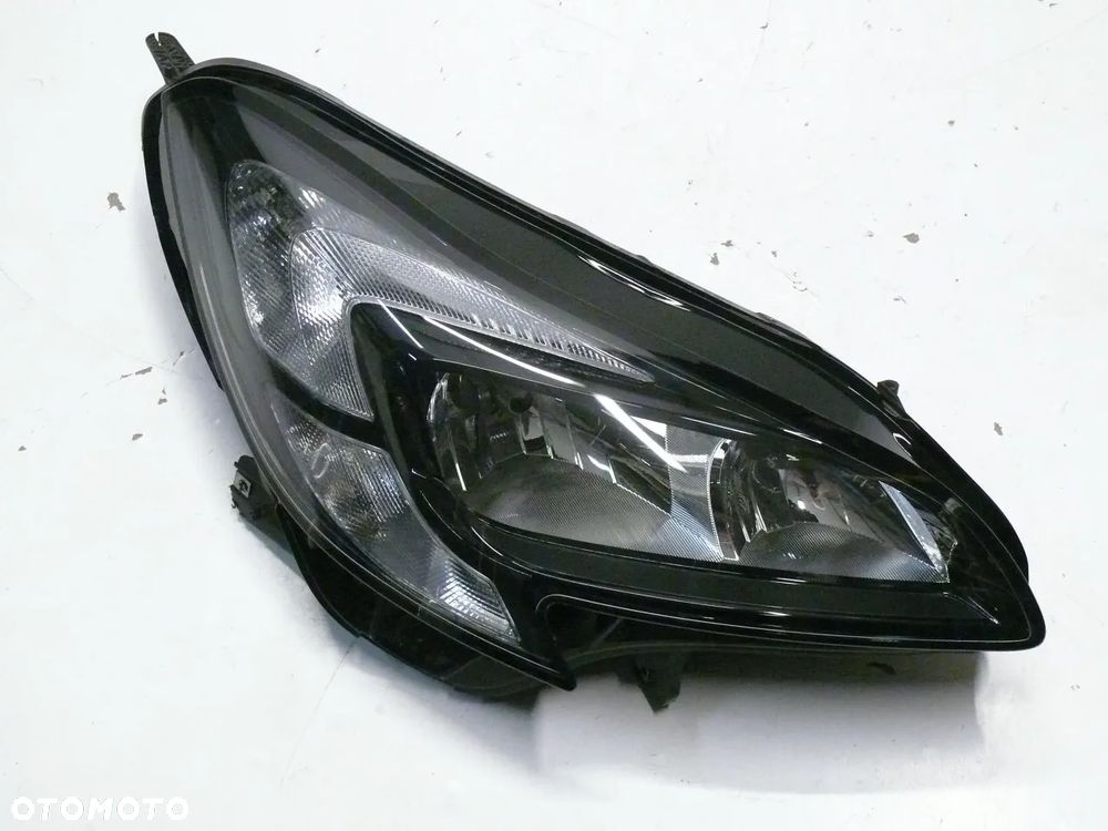 LAMPA PRZEDNIA PRAWA OPEL CORSA E 2014 2019 H7 H7 - 1