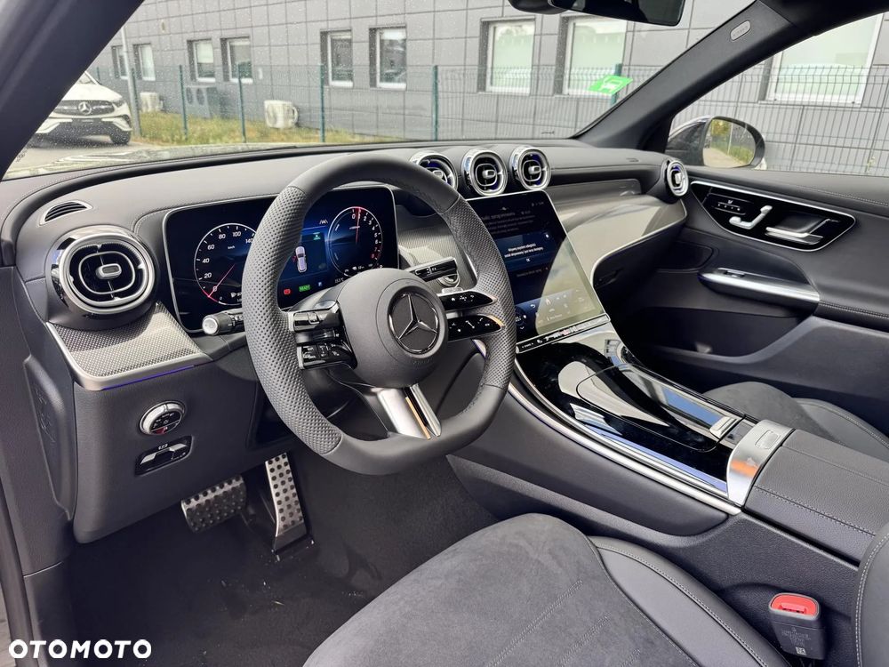 Mercedes-Benz GLC 300 e PHEV 4-Matic AMG Line - 11