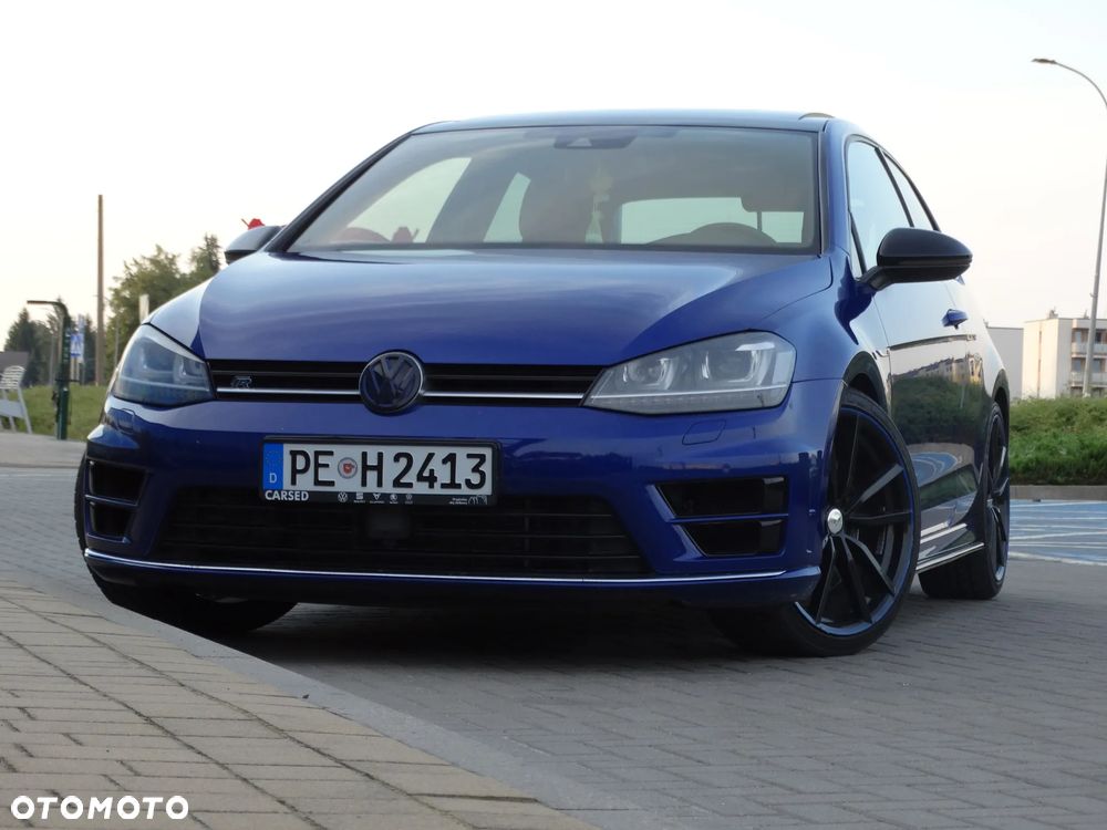 Volkswagen Golf - 1