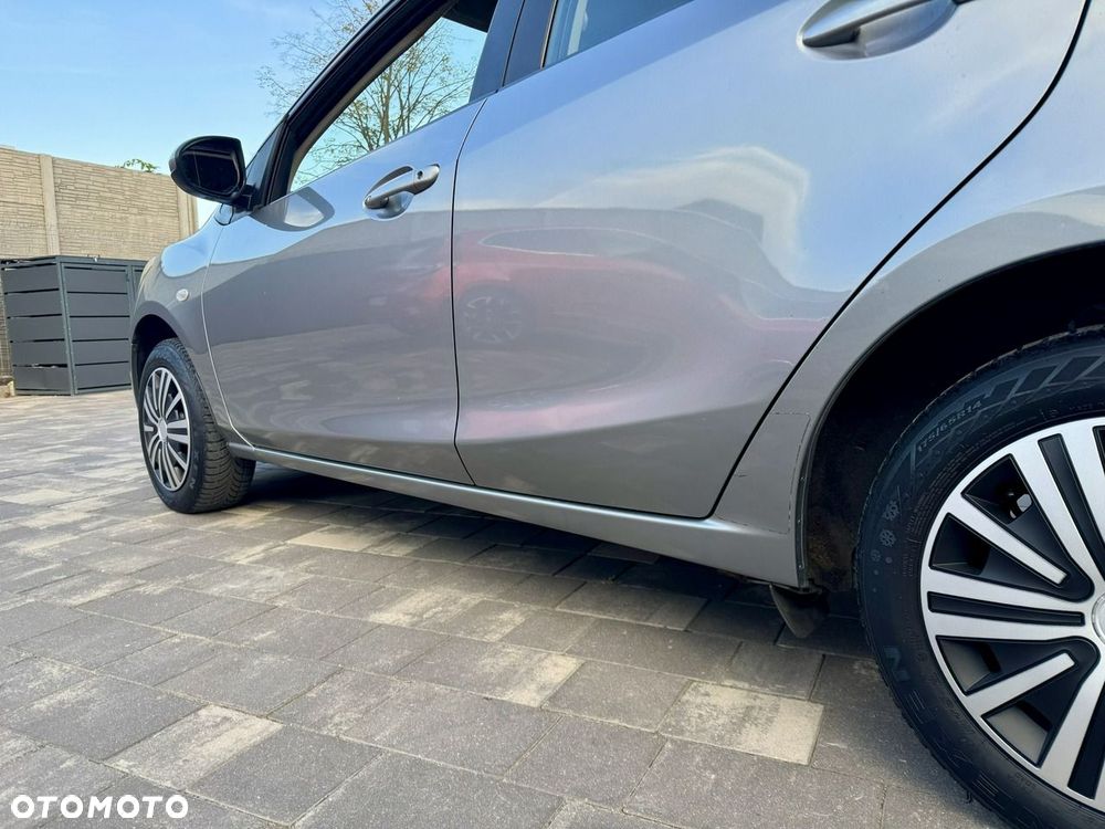 Mazda 2 - 24