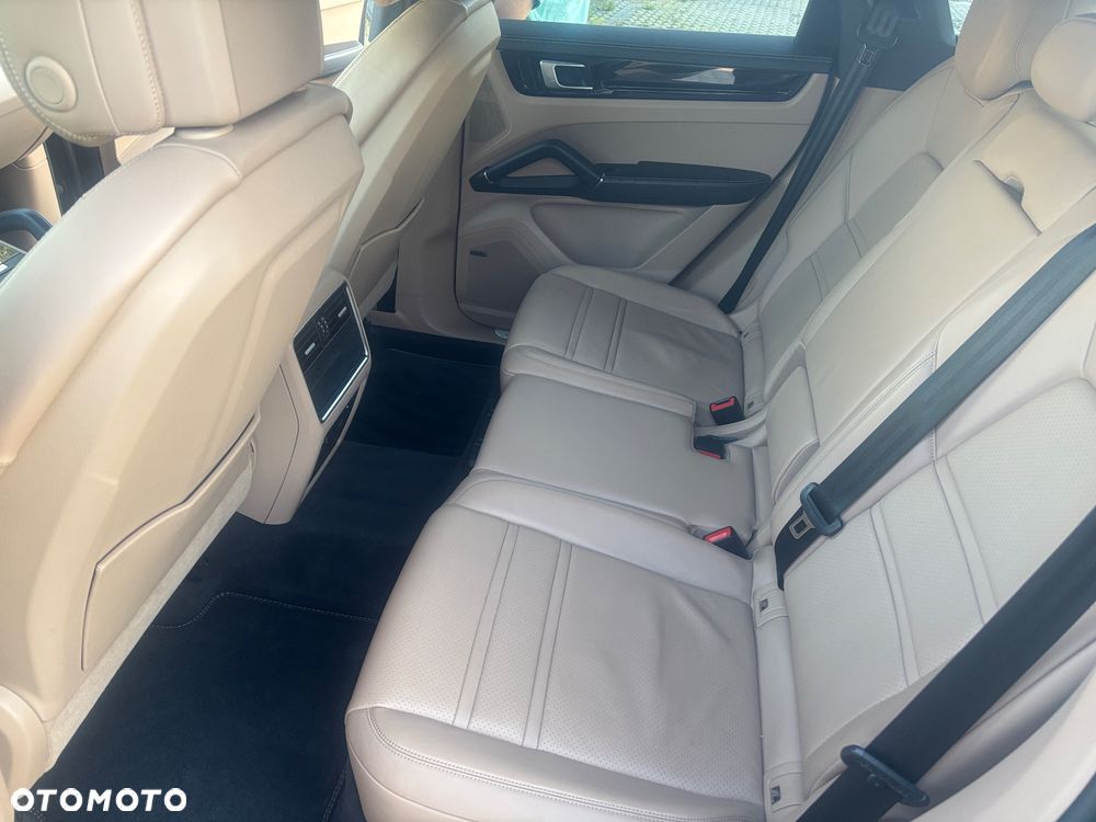 Porsche Cayenne Standard - 15