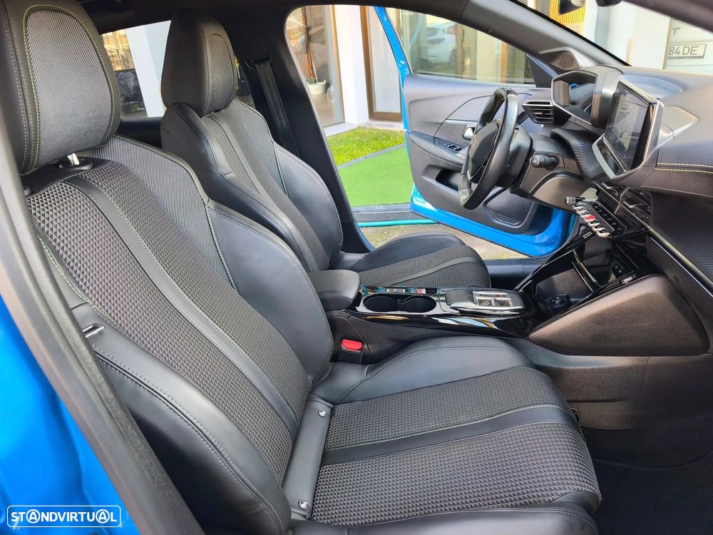 Peugeot e-208 50 kWh GT Pack - 10