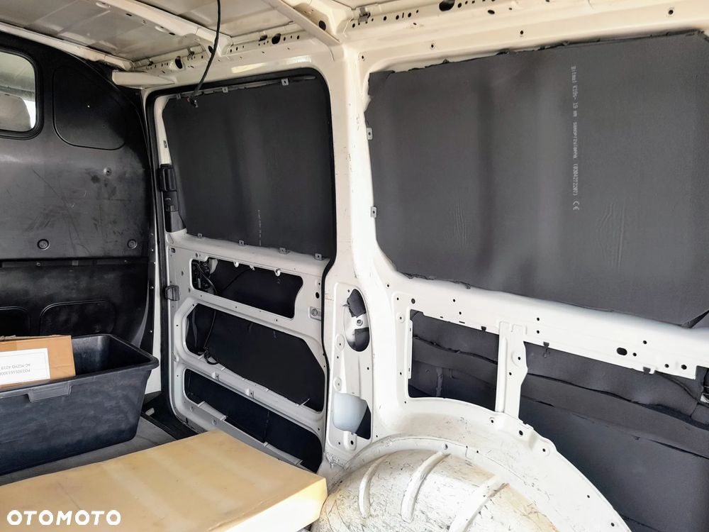 Volkswagen Transporter T5 TDI L1H1 - 6