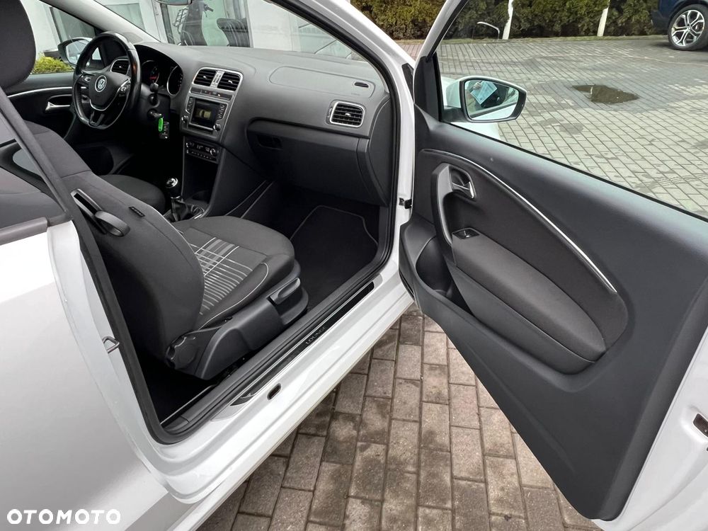 Volkswagen Polo 1.2 TSI Blue Motion Technology Lounge - 20