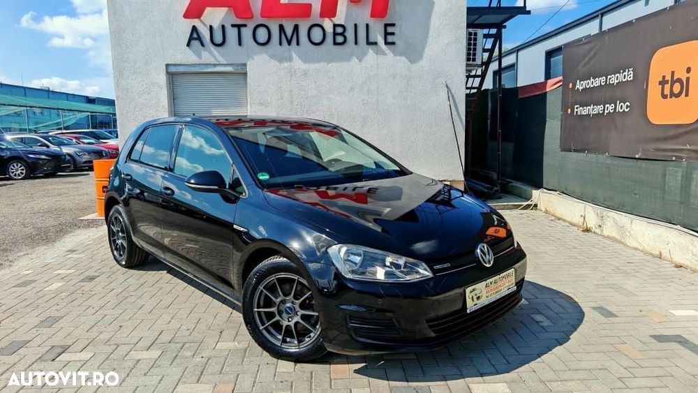 Volkswagen Golf - 2