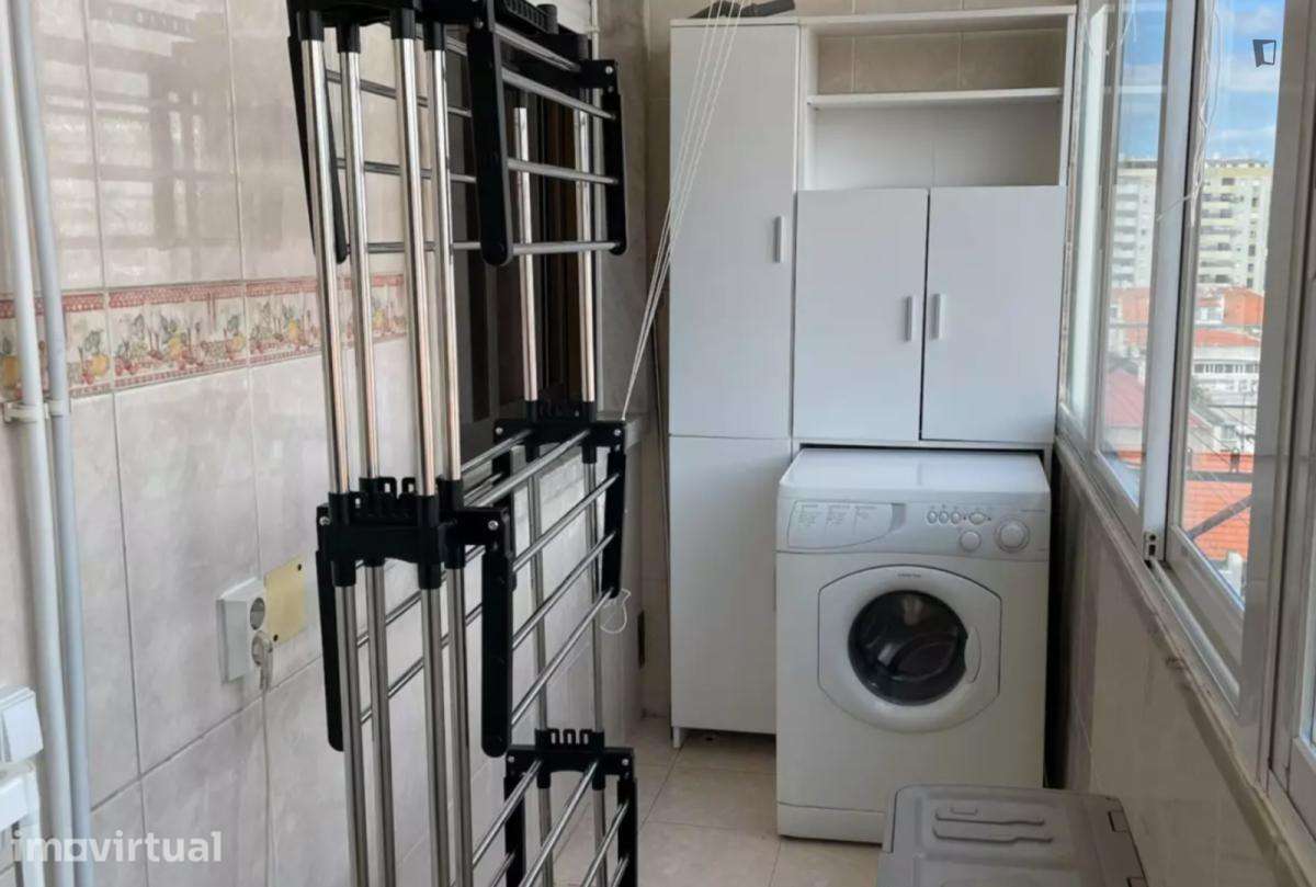 Quarto - localizado em Roma-Areeiro Lisbon - Grande imagem: 5/11