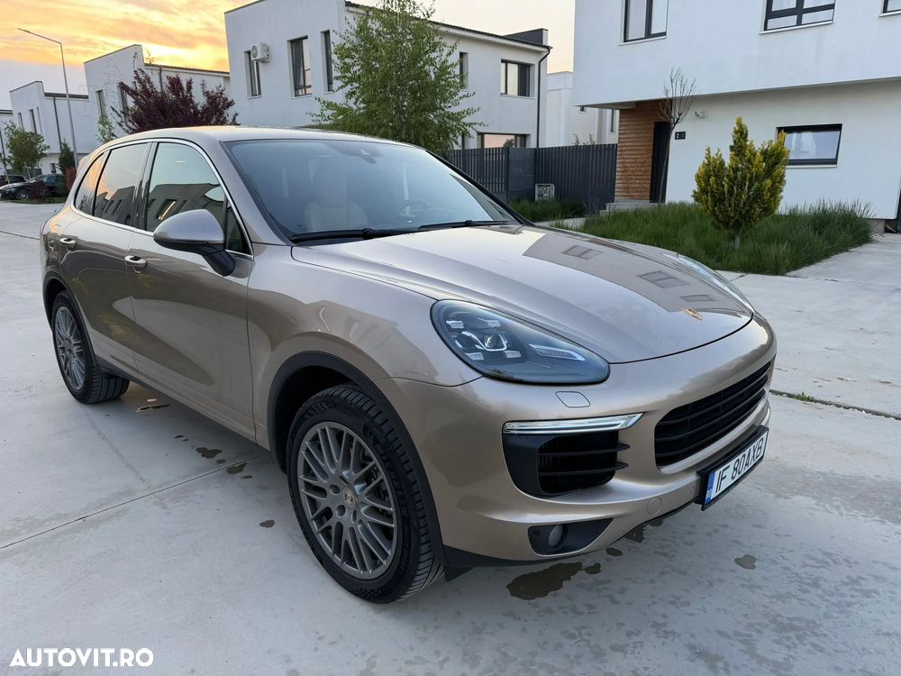 Porsche Cayenne 3.0 L - 6