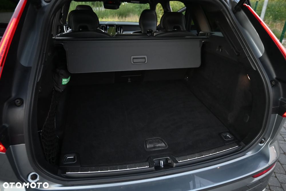 Volvo XC 60 B4 D AWD R-Design - 38
