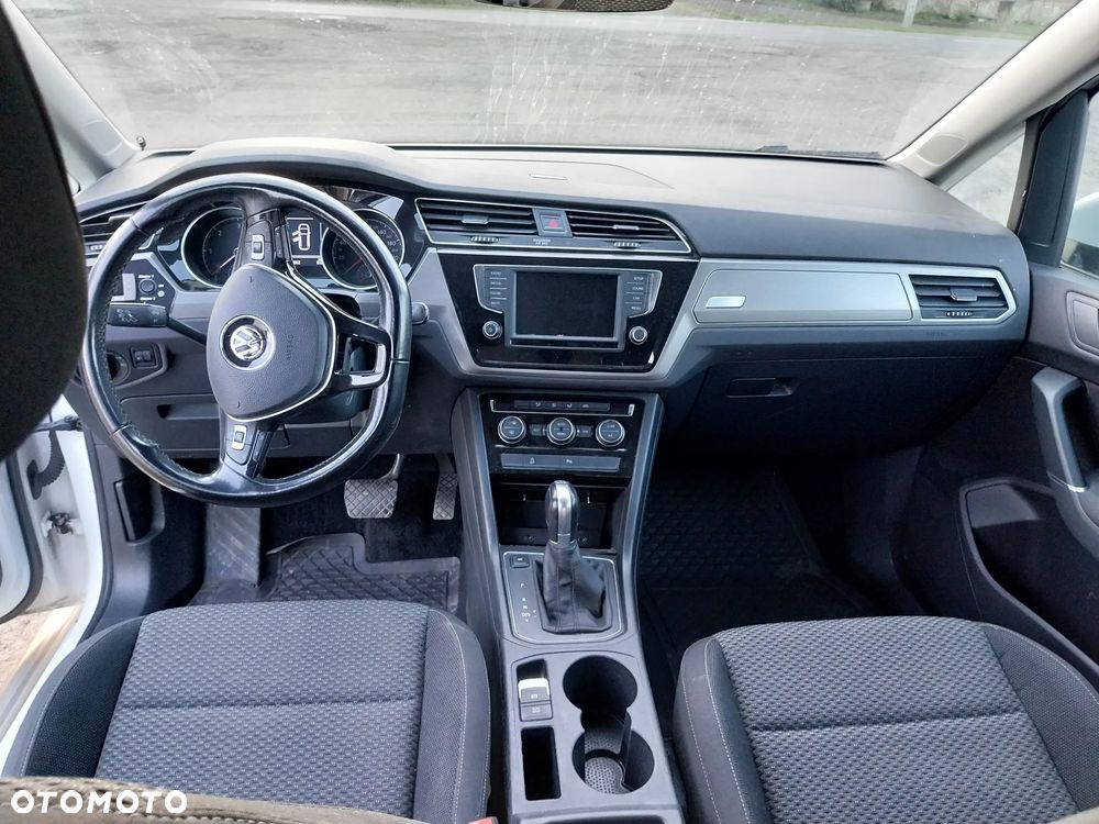 Volkswagen Touran - 16