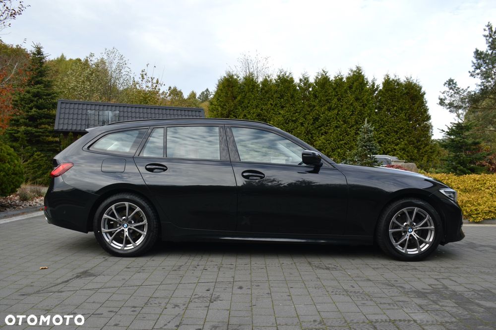 BMW Seria 3 320d Sport Line Shadow - 9