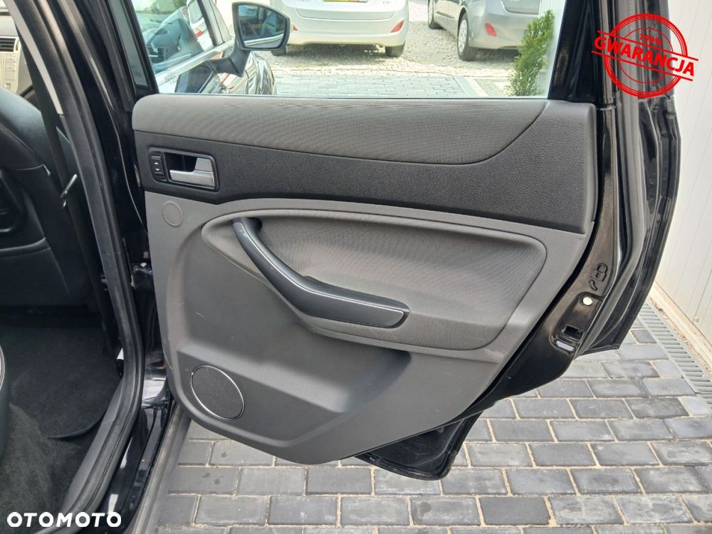 Ford Kuga - 34