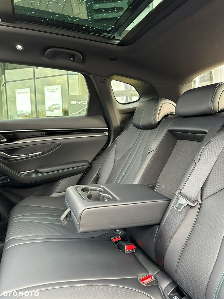 BYD Seal U - 12