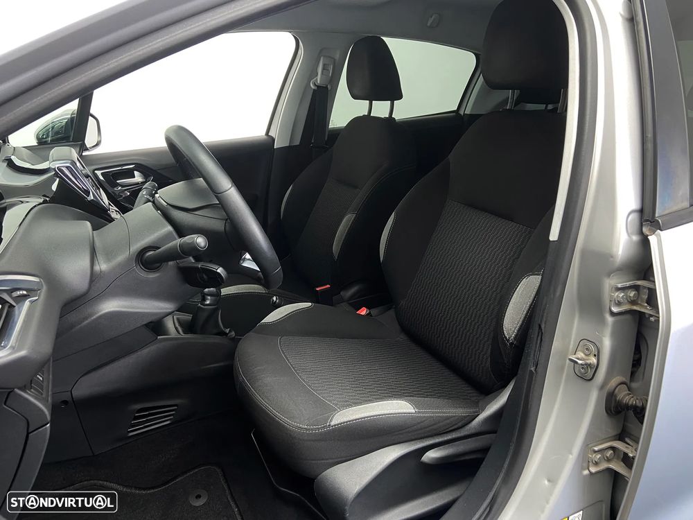 Peugeot 208 1.2 PureTech Style - 9