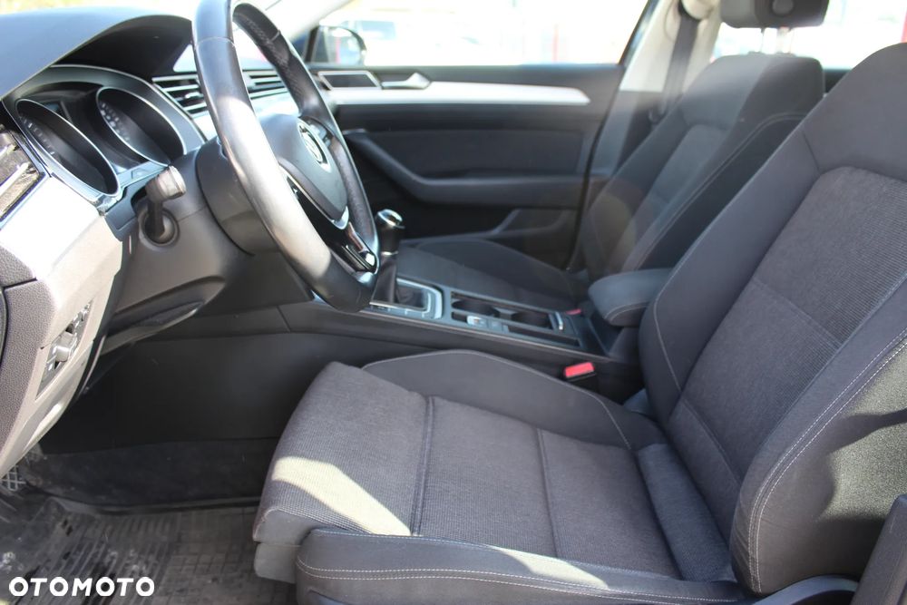 Volkswagen Passat Variant 1.6 TDI (BlueMotion Technology) Comfortline - 12