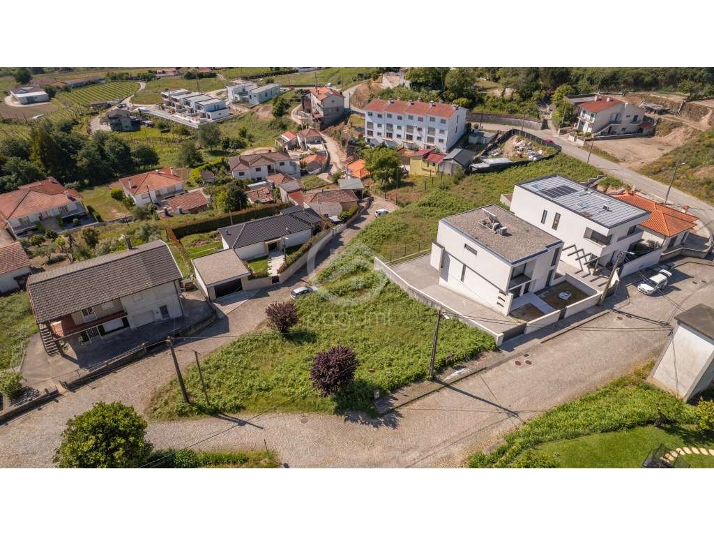 Terreno com 416 m² para Construção em Zona Residencial Tranquila - Grande imagem: 5/11