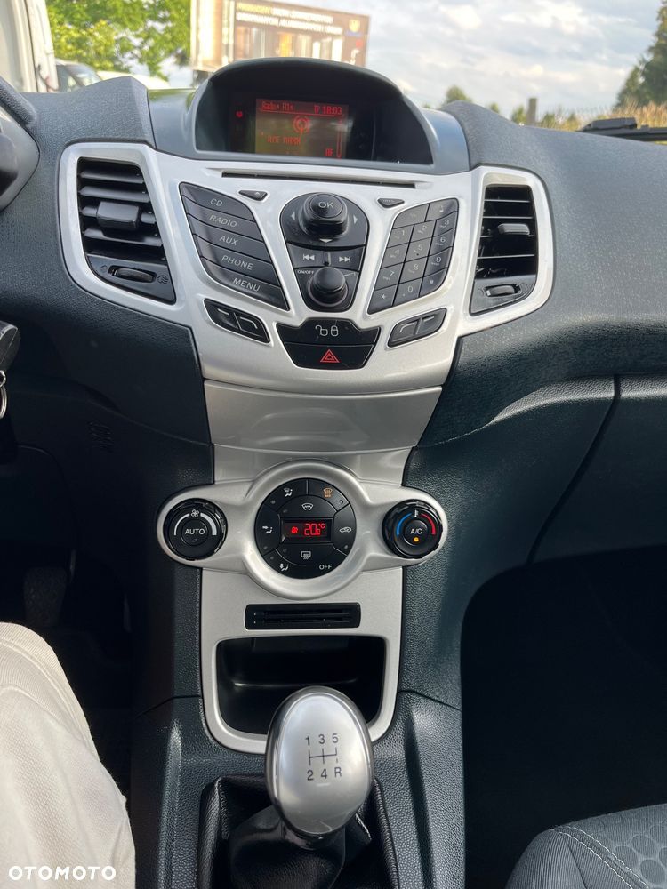 Ford Fiesta 1.25 Champions Edition - 13