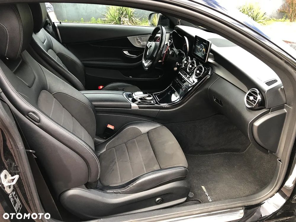 Mercedes-Benz Klasa C 250 7G-TRONIC AMG Line - 33