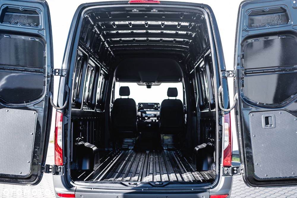 Mercedes-Benz Sprinter - 21