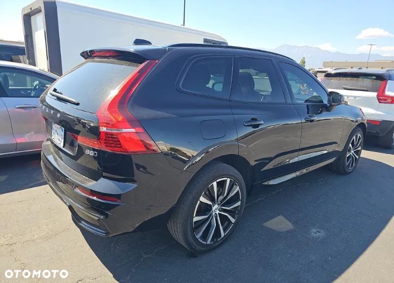 Volvo XC 60 B5 B AWD Plus Dark - 4
