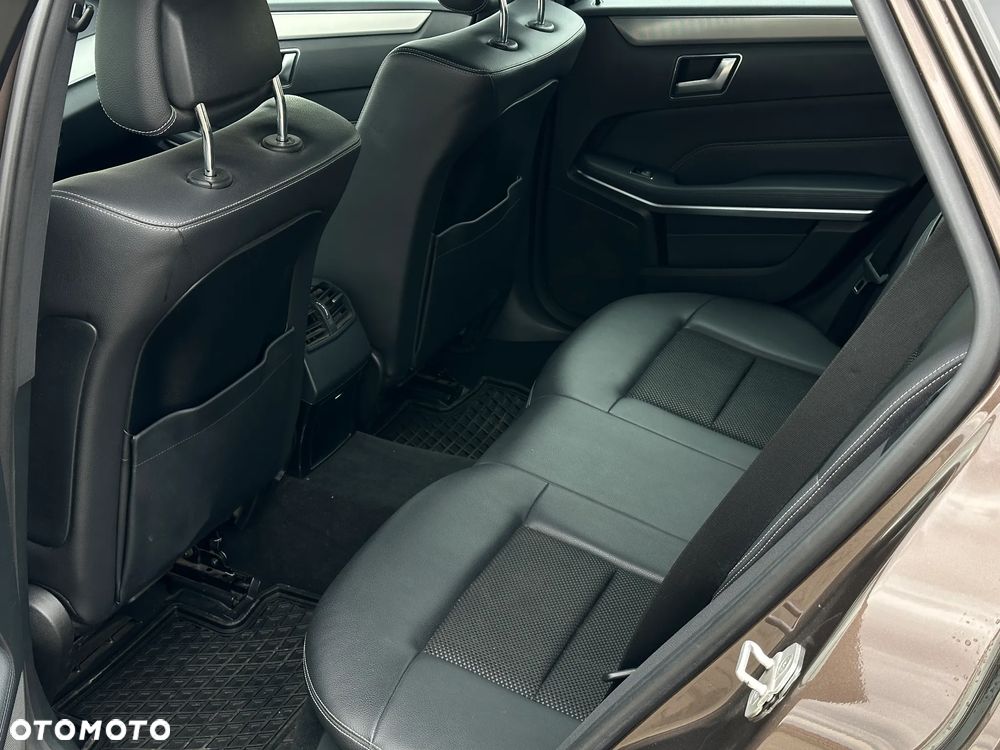 Mercedes-Benz Klasa E 200 7G-TRONIC Avantgarde - 32