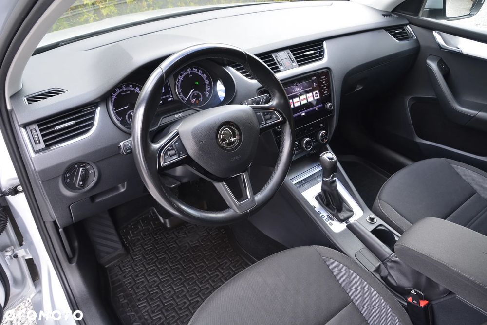 Skoda Octavia 2.0 TDI Ambition DSG - 20
