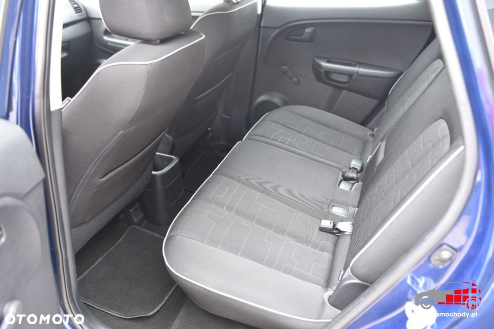 Kia Venga - 18
