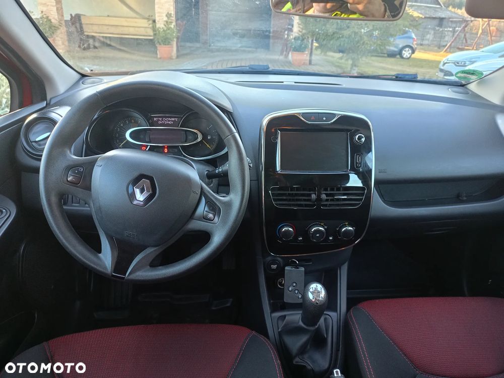 Renault Clio 1.2 16V 75 Expression - 10