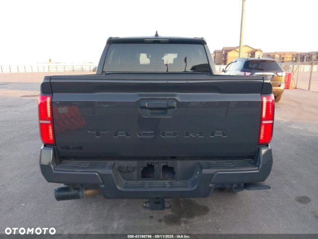 Toyota Tacoma - 8