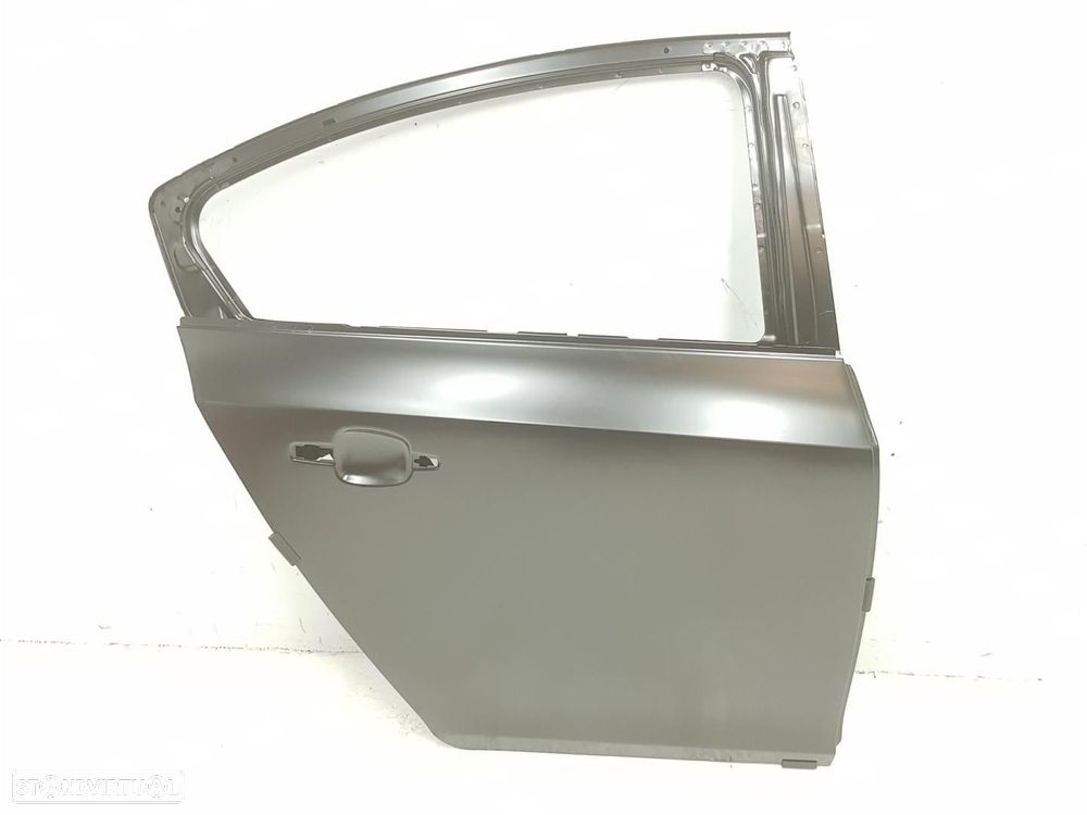 PORTA TRASEIRA DIREITA CHEVROLET CRUZE - 1