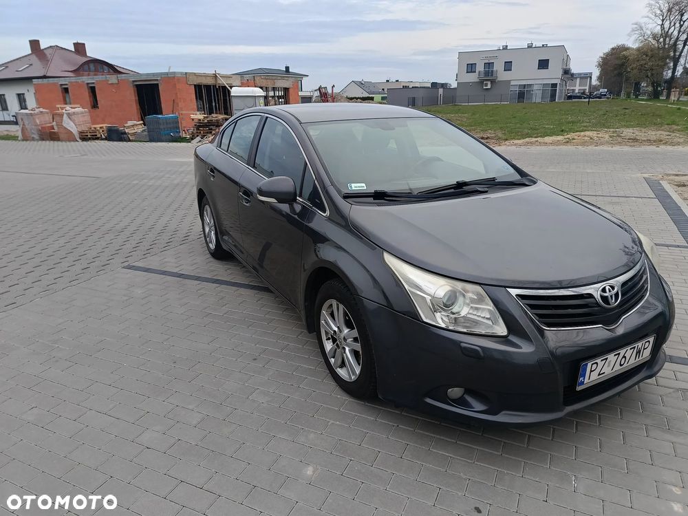 Toyota Avensis - 4