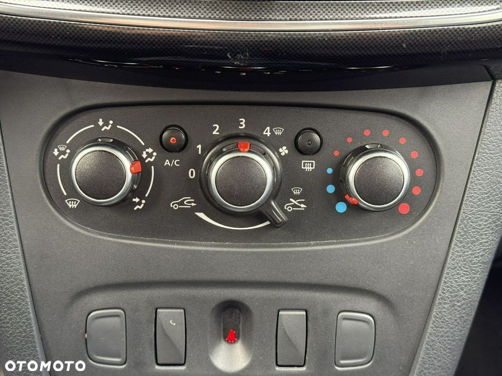 Dacia Sandero SCe 75 Essential - 16