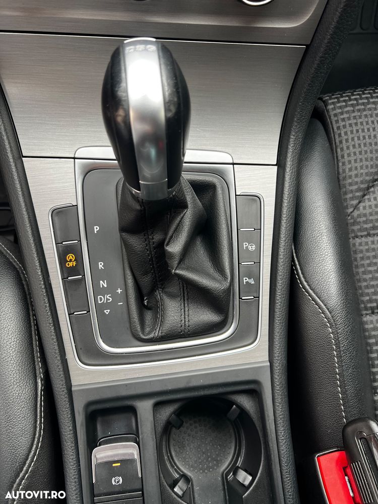 Volkswagen Golf - 11