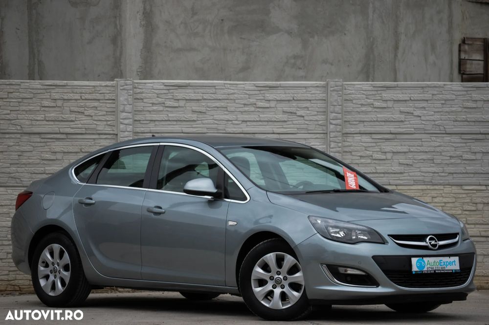 Opel Astra 1.7 CDTI DPF ecoFLEX Start/Stop Innovation - 10