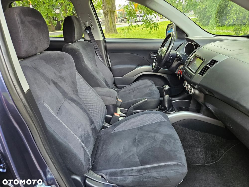 Mitsubishi Outlander - 28