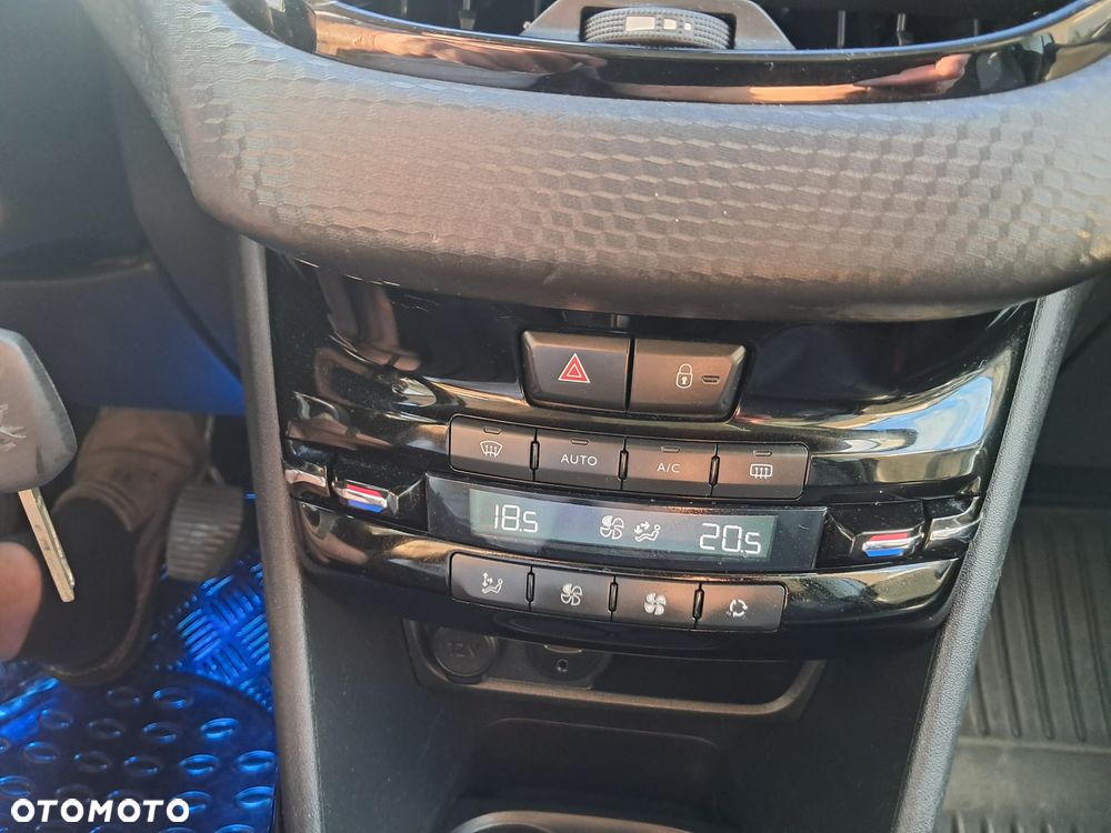 Peugeot 2008 PureTech 110 Stop&Start Allure - 10