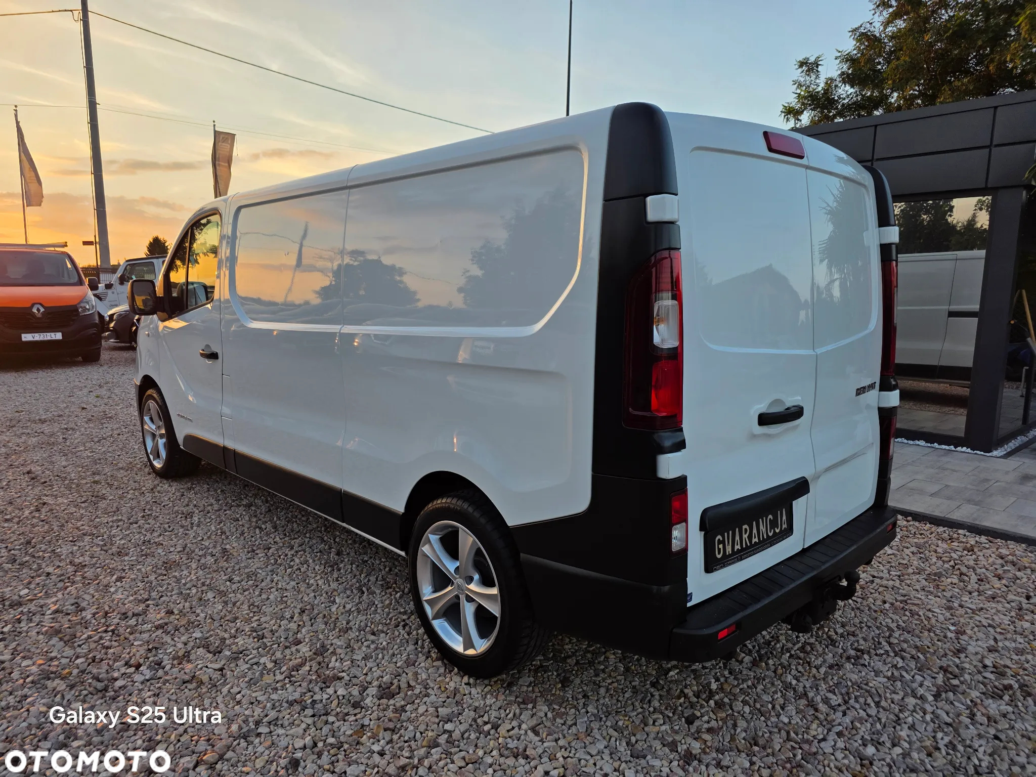 Renault Trafic - 16