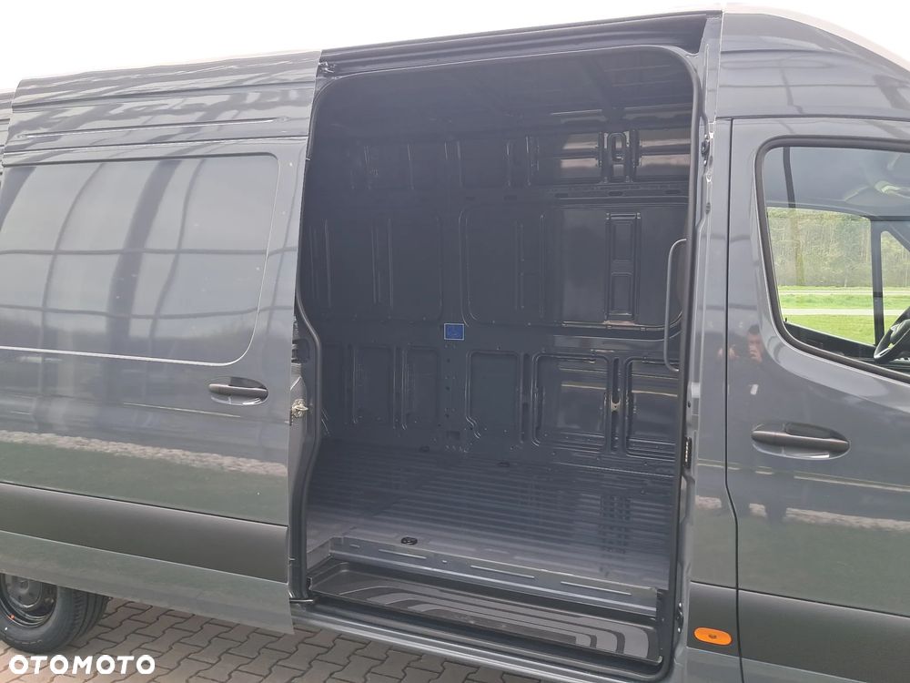 Mercedes-Benz Sprinter 317 CDI Furgon PRO długi 4325 mm L3H2 - 15