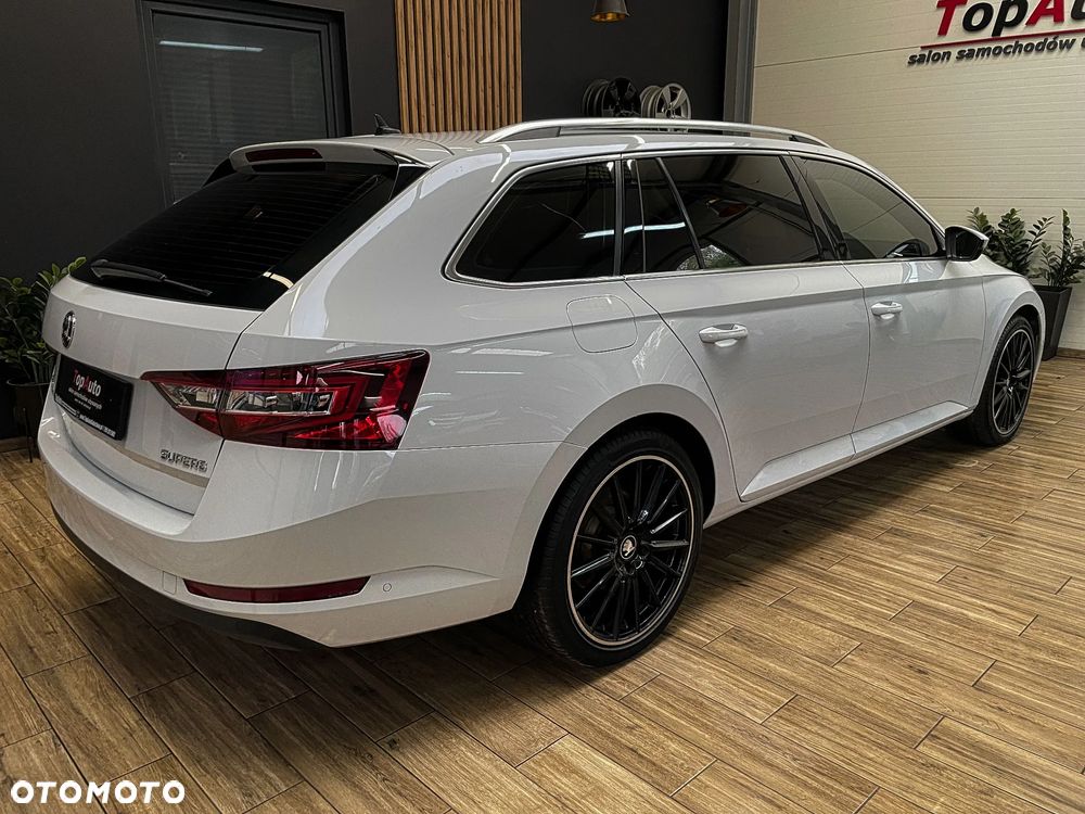 Skoda Superb 2.0 TDI Ambition DSG - 8