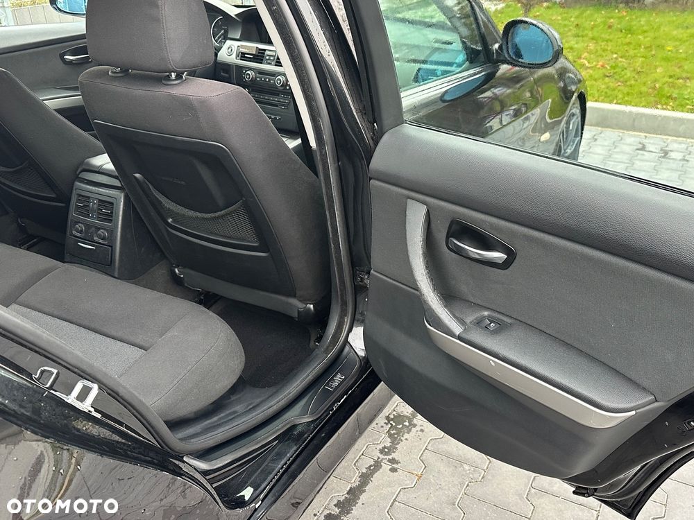 BMW Seria 3 320d - 16