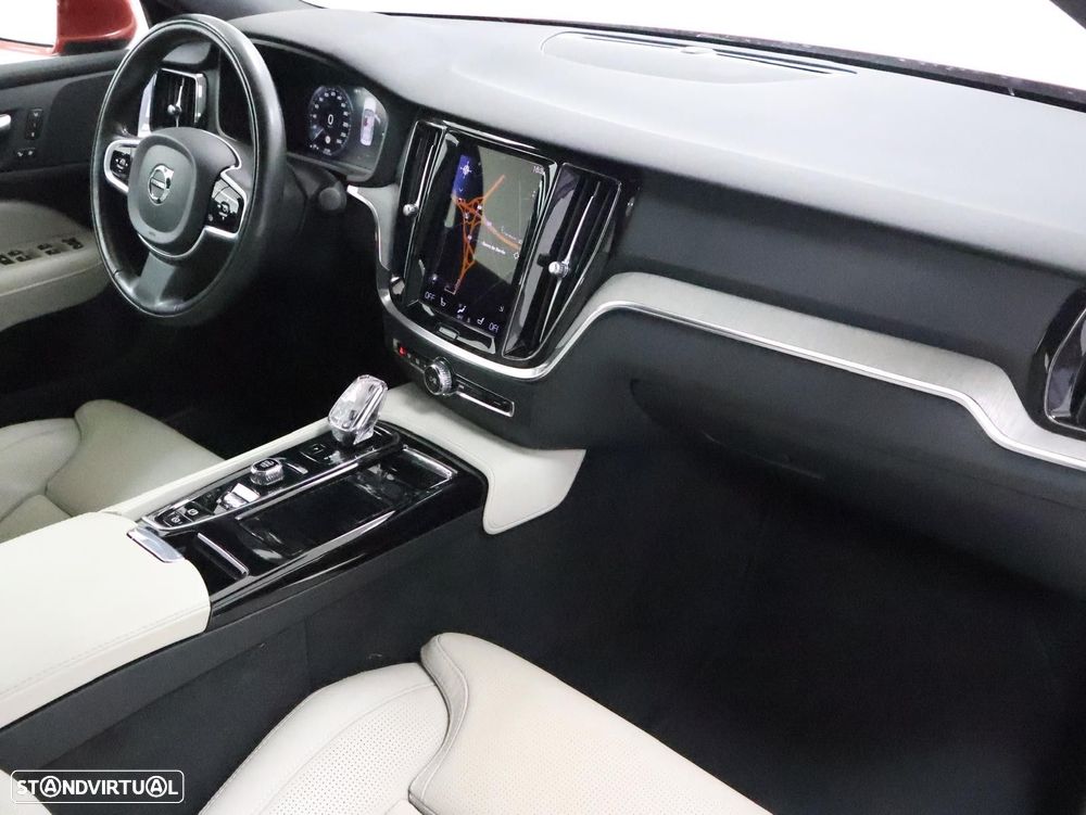 Volvo S60 2.0 T8 PHEV Inscription AWD - 4