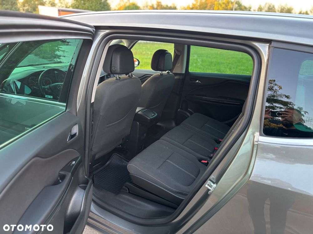 Opel Zafira - 9