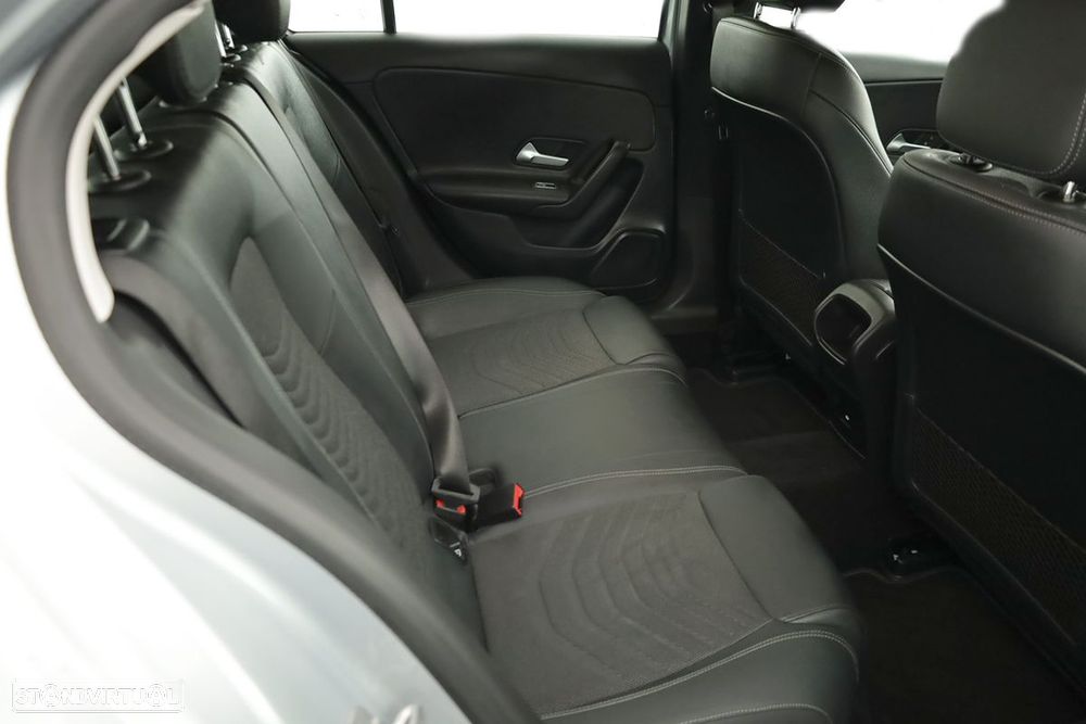 Mercedes-Benz A 200 Standard - 23