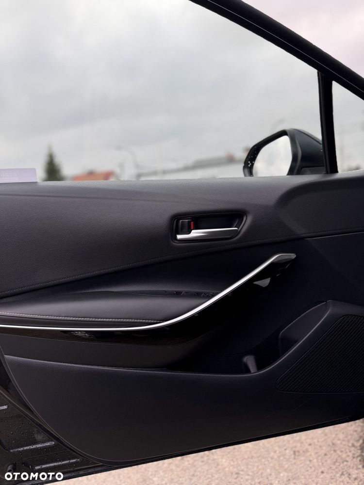 Toyota Corolla 1.8 Hybrid Executive - 27