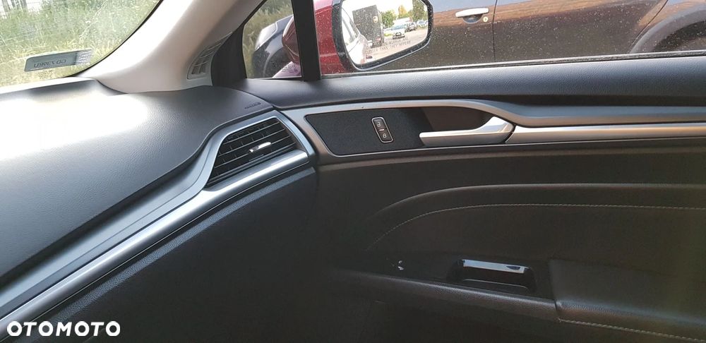 Ford Fusion 2.0 EcoBoost Titanium - 13