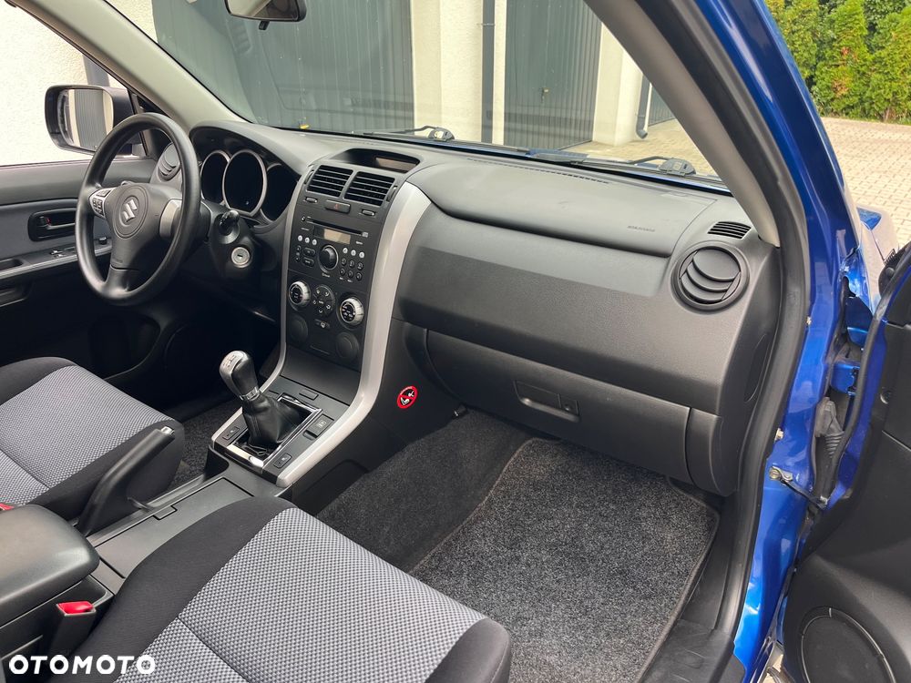 Suzuki Grand Vitara 1.6 - 8